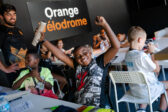 [Étude de cas des agences et prestataires] UNITEAM SUR LES BANCS DE L’ÉCOLE AVEC L’ORANGE  VÉLODROME SCHOOL