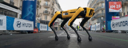 Spot®, le robot hyundai s'invite au semi marathon de paris pour sa première apparition en France