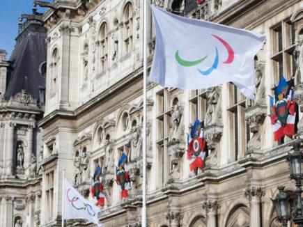 PARIS 2024  ET PARIS LA NOUVELLE VILLE HOTE, LANCENT LA TOURNEE DES DRAPEAUX OLYMPIQUE ET PARALYMPIQUE PARTOUT EN FRANCE