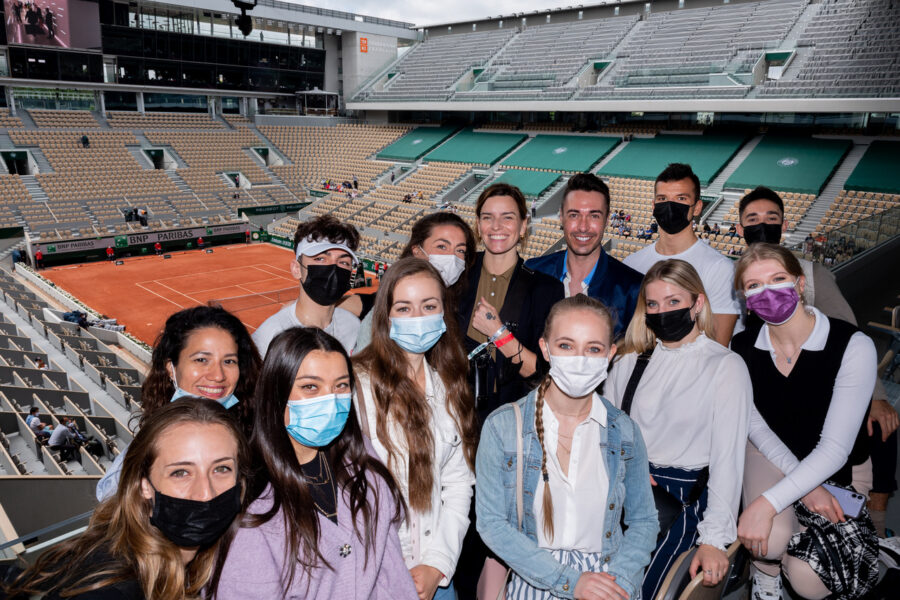 Des personnalités à la rencontre des jeunes générations