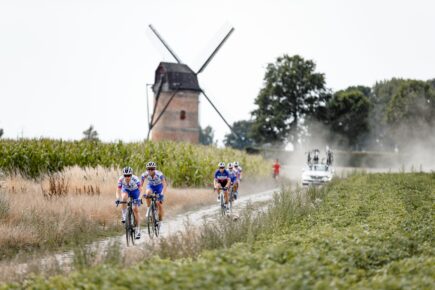 FDJ PARTENAIRE OFFICIEL DU PREMIER PARIS-ROUBAIX FEMMES