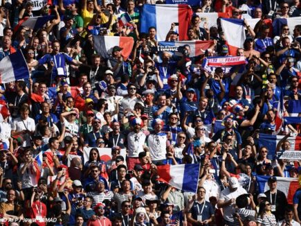 Solidarité et émotion : quand le football met les clichés hors-jeu