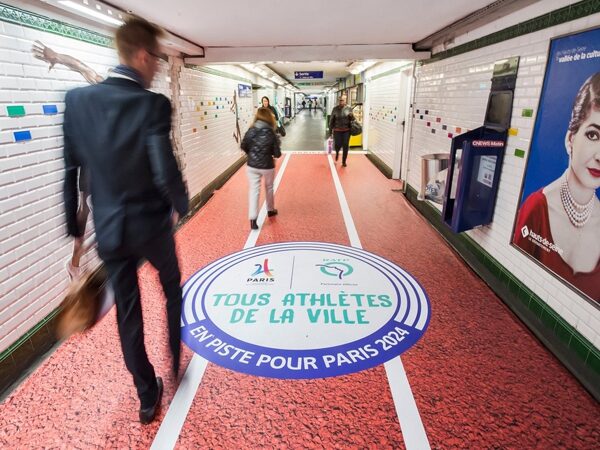 la RATP célèbre l'obtention des JO