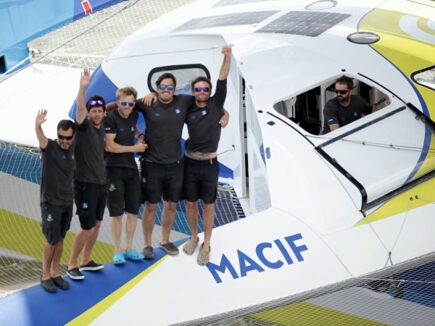 L'équipage de MACIF vainqueur de The Bridge