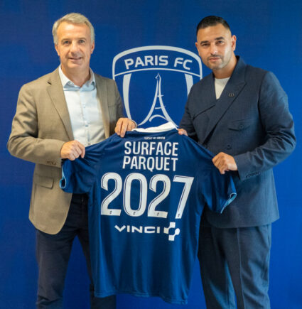 [PARIS FC] LE PARIS FC EST HEUREUX D’ANNONCER SON NOUVEAU PARTENARIAT AVEC SURFACE PARQUET, QUI DEVIENT FOURNISSEUR OFFICIEL DU CLUB JUSQU’EN 2027.
