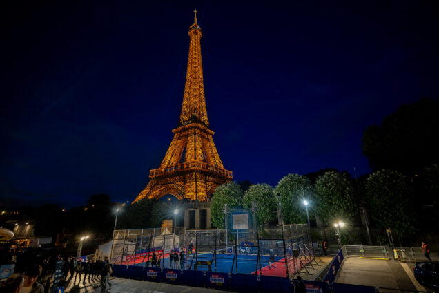 [4PADEL] 4PADEL installe une piste éphémère au pied de la Tour Eiffel
