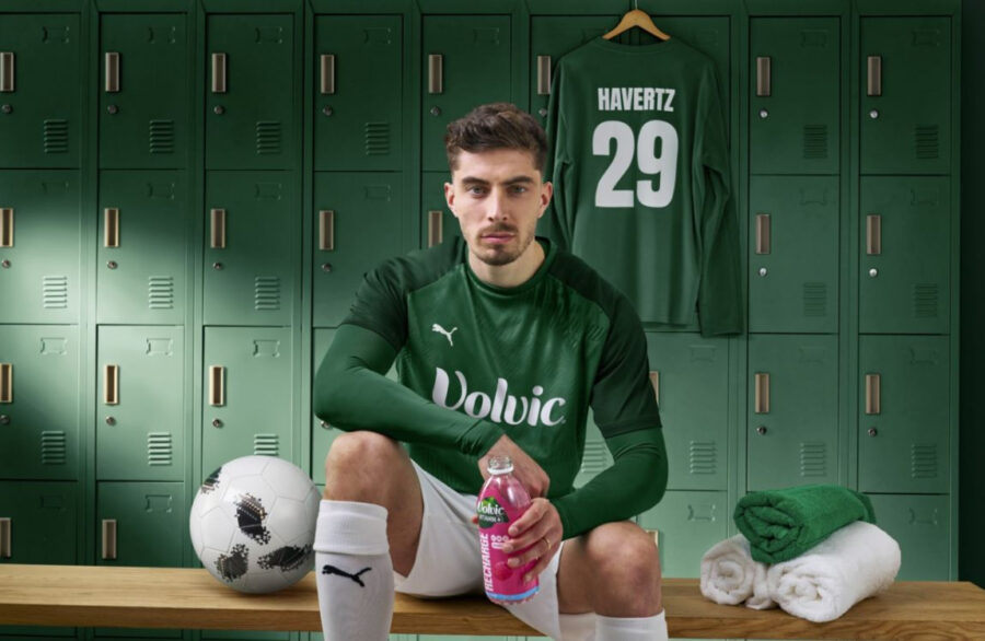[Danone] Another winning assist for volvic: kai havertz steps onto the field!