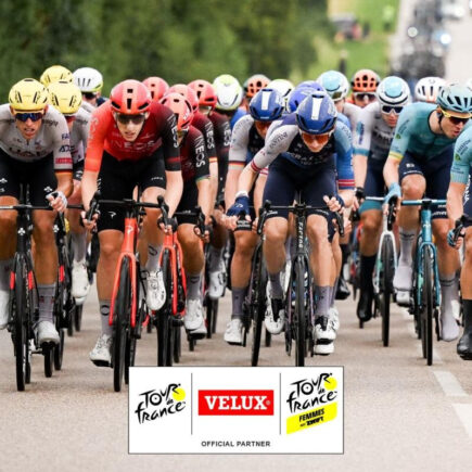 [Ideactif]  VELUX OUVRE UNE NOUVELLE FENÊTRE SUR LE TOUR ET FAIT SON ENTRÉE DANS LA CARAVANE