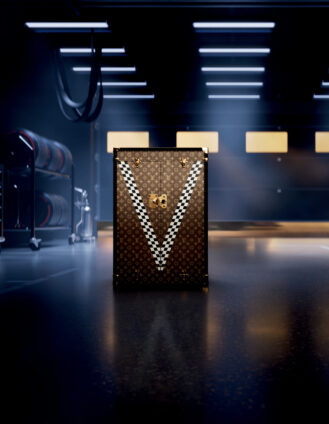[LVMH] Louis Vuitton s'associe à la Formula 1® dans un partenariat mondial, et crée des malles Trophées sur mesure pour les principaux GRAND PRIX