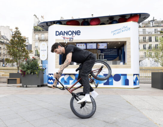 [ DANONE ] DANONE X STÉPHANE ASHPOOL : UNE COLLABORATION UNIQUE À L'OCCASION DES JEUX OLYMPIQUES ET PARALYMPIQUES DE PARIS 2024