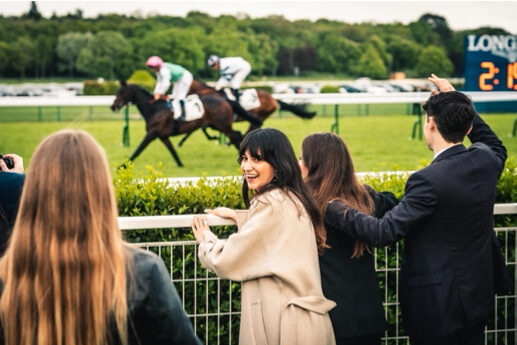 [ France Galop ] AFFLUENCE RECORD POUR LA SAISON 2024 DES JEUXDI BY PARISLONGCHAMP