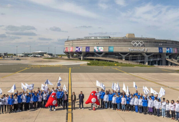 [Paris 2024] Paris 2024 révèle les anneaux olympiques sur le Terminal 1 de l’Aéroport Paris-Charles de Gaulle