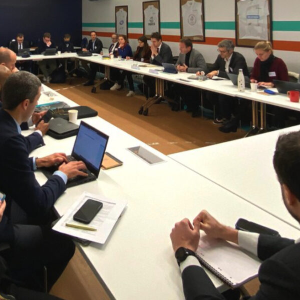 Commission relations institutionnelles